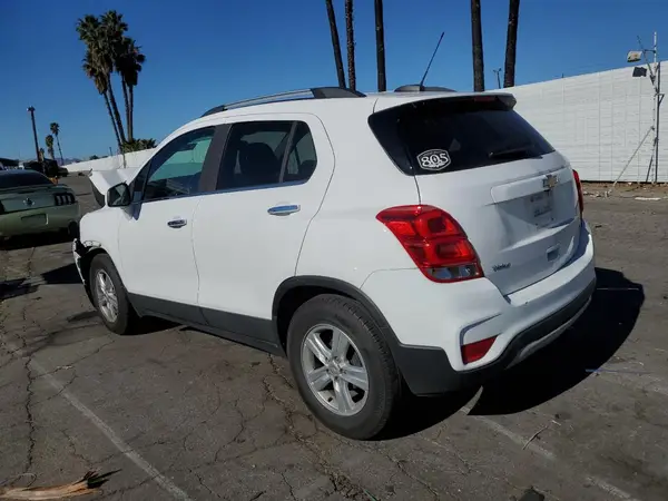 3GNCJLSB6KL329695 2019 CHEVROLET TRAX - Image 2