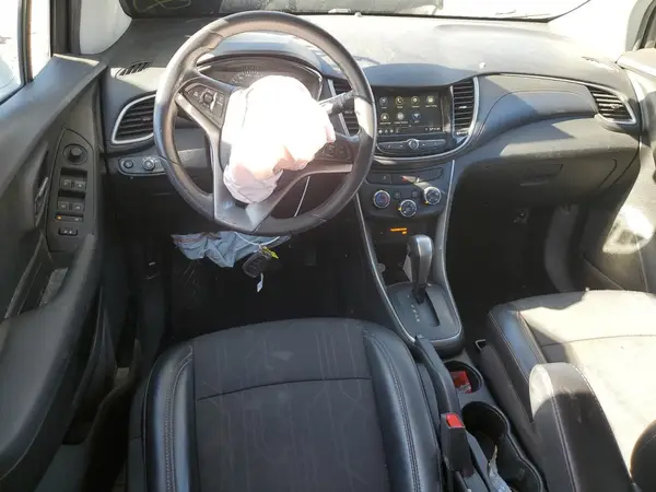 3GNCJLSB6KL329695 2019 CHEVROLET TRAX - Image 8