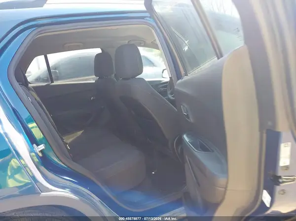 3GNCJLSB6KL338882 2019 CHEVROLET TRAX - Image 8