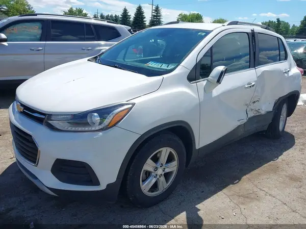 3GNCJLSB6KL348487 2019 CHEVROLET TRAX - Image 2