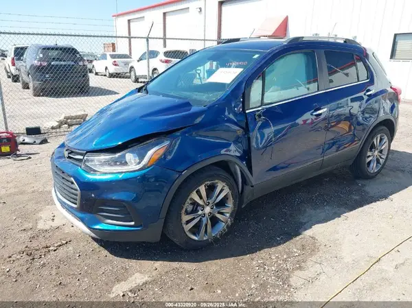 3GNCJLSB6KL354029 2019 CHEVROLET TRAX - Image 2