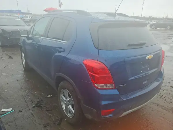 3GNCJLSB6KL366942 2019 CHEVROLET TRAX - Image 2