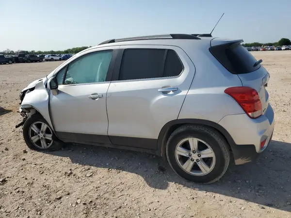 3GNCJLSB6KL369470 2019 CHEVROLET TRAX - Image 2