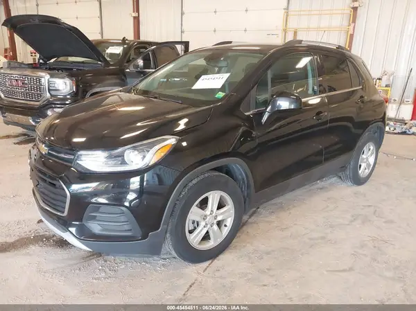 3GNCJLSB6KL374670 2019 CHEVROLET TRAX - Image 2