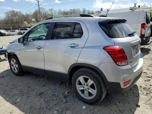 3GNCJLSB6KL395244 2019 CHEVROLET TRAX - Image 2