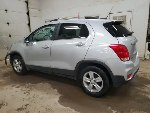 3GNCJLSB6KL400104 2019 CHEVROLET TRAX - Image 2