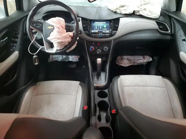 3GNCJLSB6KL400104 2019 CHEVROLET TRAX - Image 8