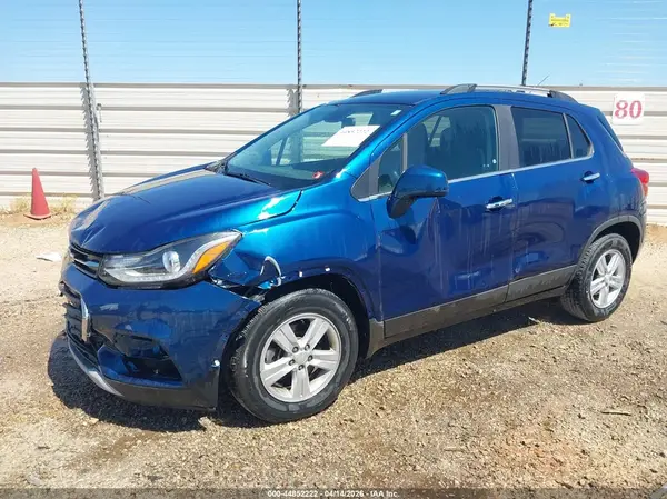 3GNCJLSB6KL402225 2019 CHEVROLET TRAX - Image 2