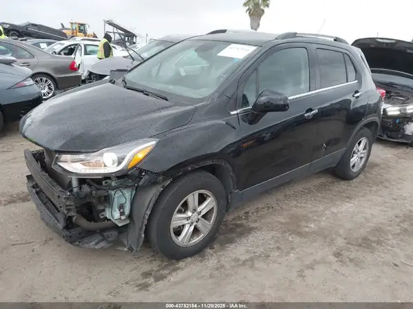 3GNCJLSB6KL406081 2019 CHEVROLET TRAX - Image 2