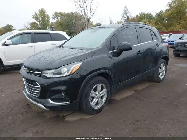 3GNCJLSB6LL127697 2020 CHEVROLET TRAX - Image 2