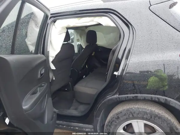 3GNCJLSB6LL127697 2020 CHEVROLET TRAX - Image 8