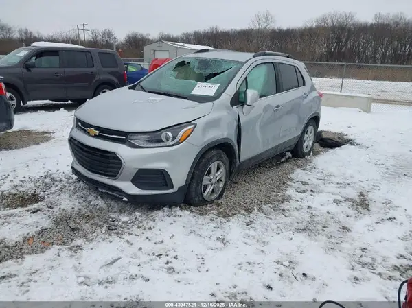 3GNCJLSB6LL136156 2020 CHEVROLET TRAX - Image 2