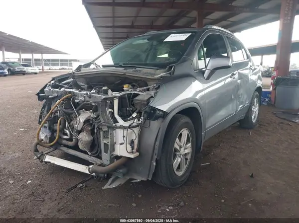 3GNCJLSB6LL185017 2020 CHEVROLET TRAX - Image 2