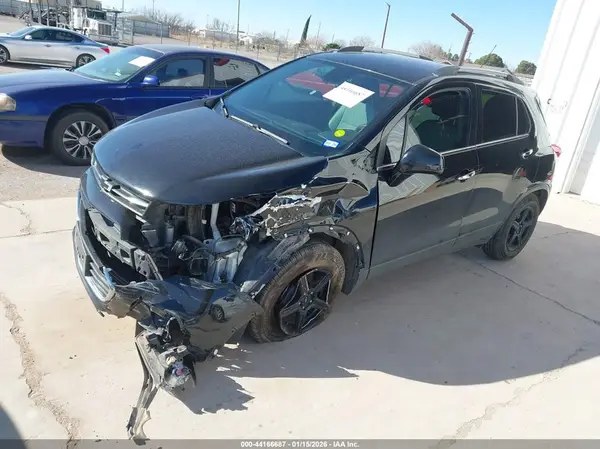 3GNCJLSB6LL208943 2020 CHEVROLET TRAX - Image 2