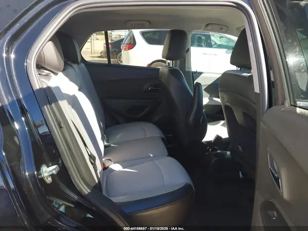 3GNCJLSB6LL208943 2020 CHEVROLET TRAX - Image 8