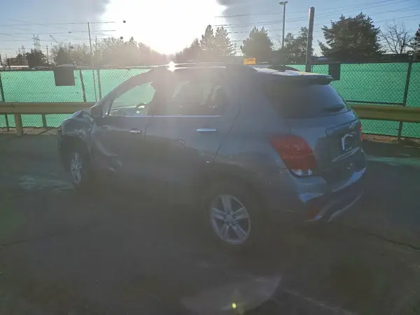 3GNCJLSB6LL209834 2020 CHEVROLET TRAX - Image 2