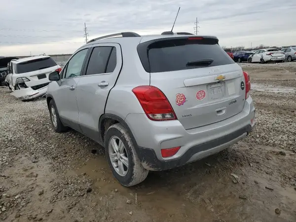 3GNCJLSB6LL217609 2020 CHEVROLET TRAX - Image 2