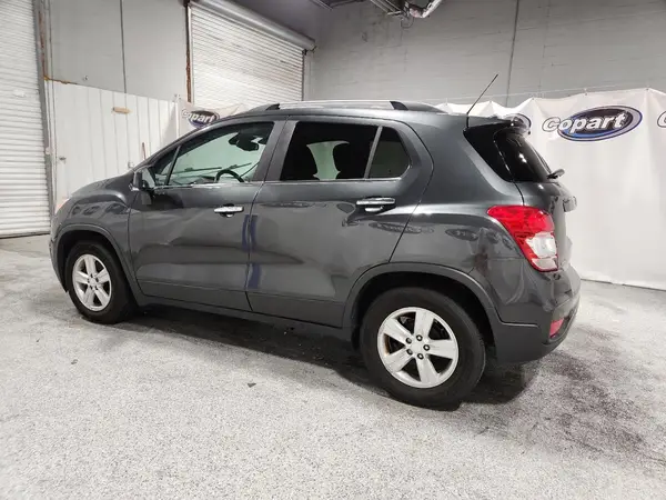 3GNCJLSB6LL219361 2020 CHEVROLET TRAX - Image 2