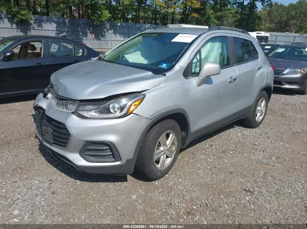 3GNCJLSB6LL224026 2020 CHEVROLET TRAX - Image 2