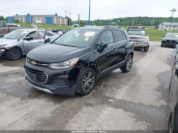 3GNCJLSB6LL282301 2020 CHEVROLET TRAX - Image 2