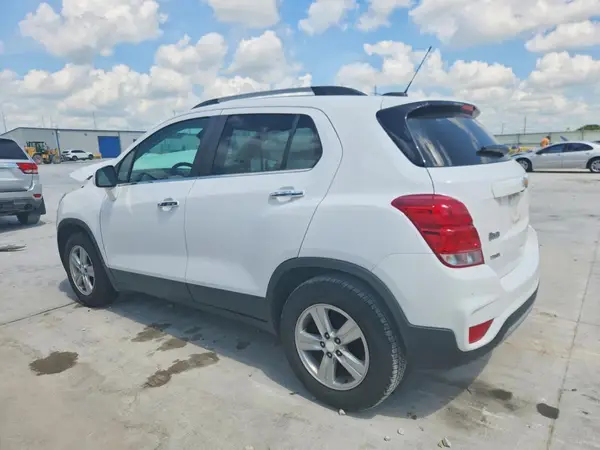 3GNCJLSB6LL331223 2020 CHEVROLET TRAX - Image 2
