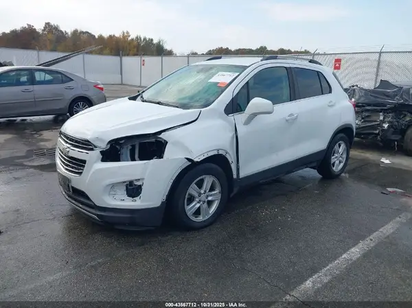 3GNCJLSB7GL265612 2016 CHEVROLET TRAX - Image 2