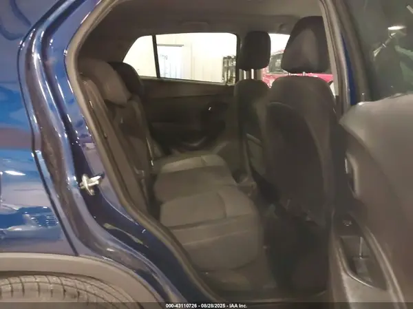 3GNCJLSB7HL130485 2017 CHEVROLET TRAX - Image 8