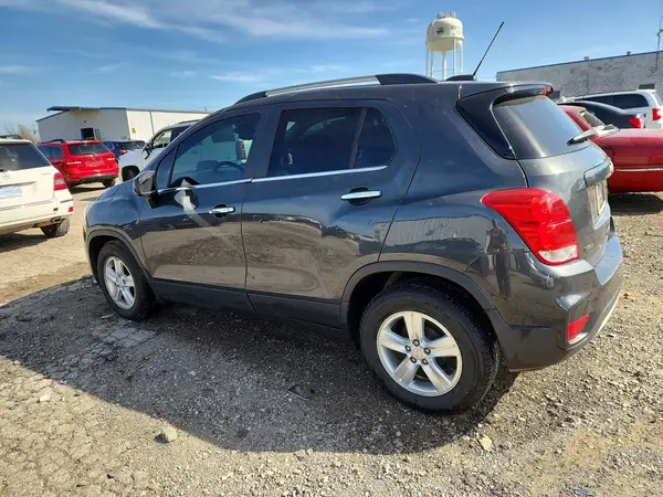 3GNCJLSB7HL142328 2017 CHEVROLET TRAX - Image 2