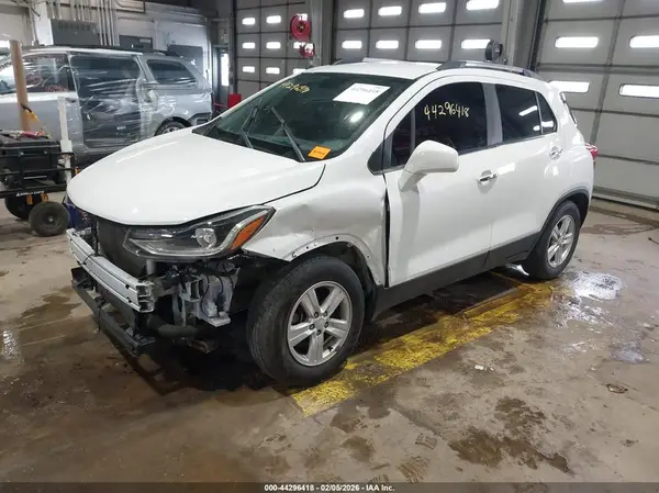 3GNCJLSB7HL192761 2017 CHEVROLET TRAX - Image 2
