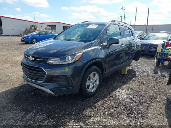 3GNCJLSB7HL200969 2017 CHEVROLET TRAX - Image 2