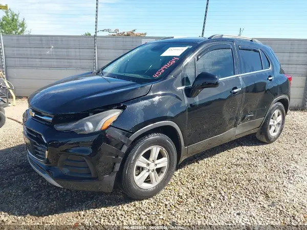 3GNCJLSB7HL206741 2017 CHEVROLET TRAX - Image 2