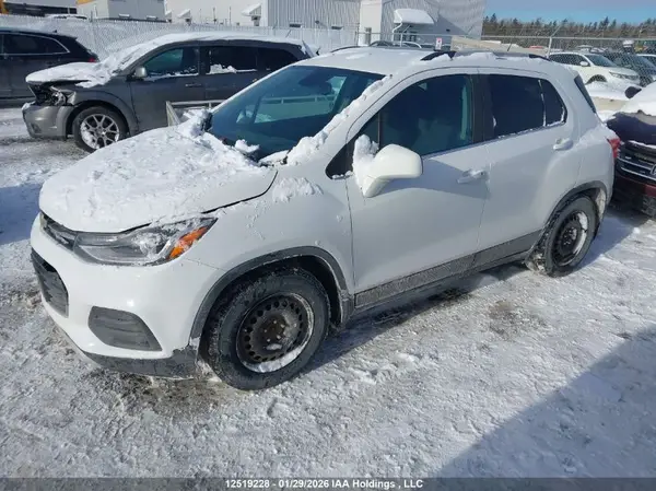 3GNCJLSB7HL209574 2017 CHEVROLET TRAX - Image 2