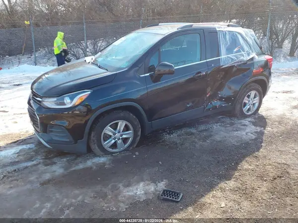 3GNCJLSB7HL255616 2017 CHEVROLET TRAX - Image 2