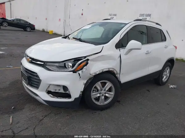 3GNCJLSB7HL279026 2017 CHEVROLET TRAX - Image 2
