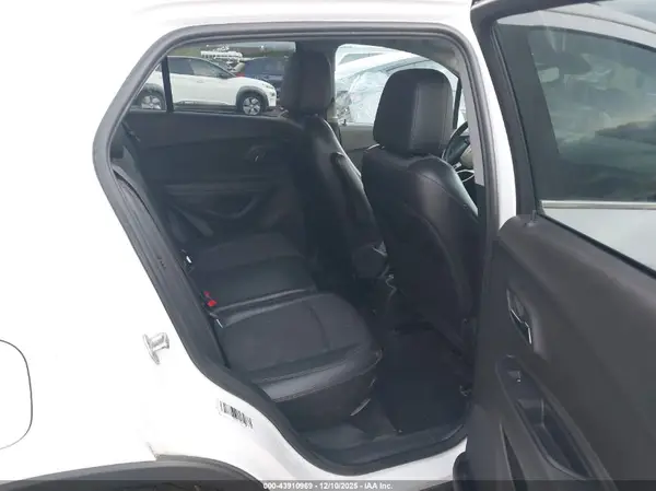 3GNCJLSB7HL279026 2017 CHEVROLET TRAX - Image 8