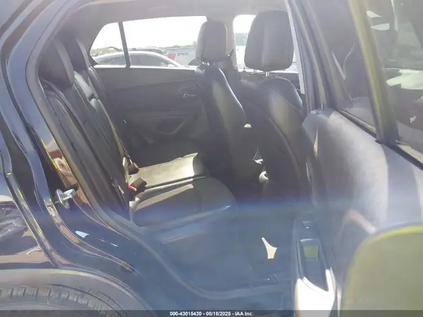 3GNCJLSB7JL161712 2018 CHEVROLET TRAX - Image 8
