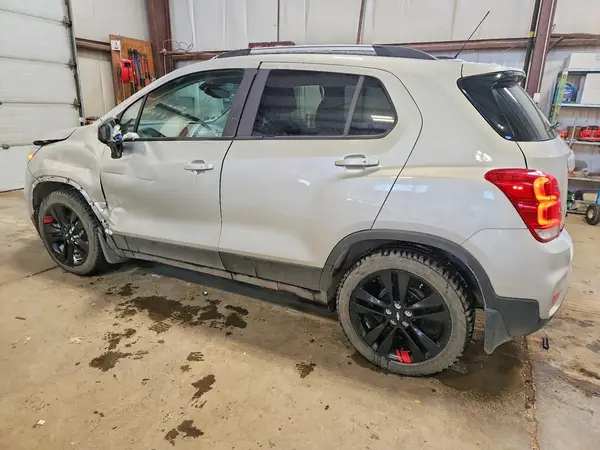 3GNCJLSB7JL166506 2018 CHEVROLET TRAX - Image 2