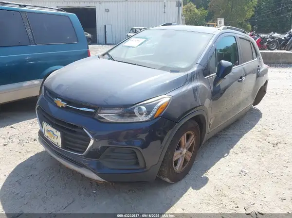 3GNCJLSB7JL175576 2018 CHEVROLET TRAX - Image 2