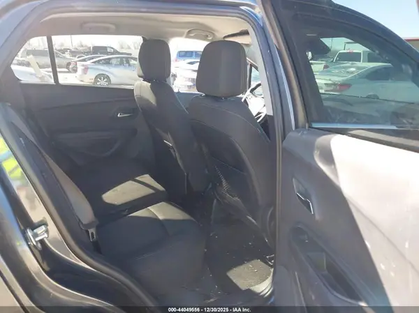 3GNCJLSB7JL189185 2018 CHEVROLET TRAX - Image 8
