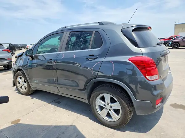 3GNCJLSB7JL189865 2018 CHEVROLET TRAX - Image 2
