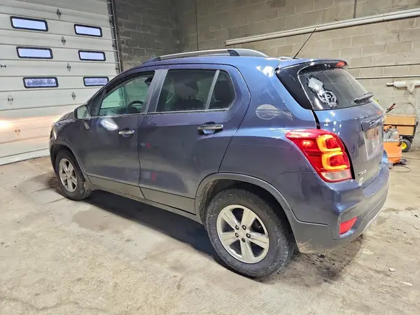 3GNCJLSB7JL195116 2018 CHEVROLET TRAX - Image 2