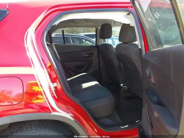 3GNCJLSB7JL204655 2018 CHEVROLET TRAX - Image 8