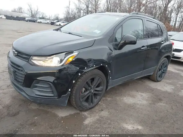3GNCJLSB7JL207619 2018 CHEVROLET TRAX - Image 2