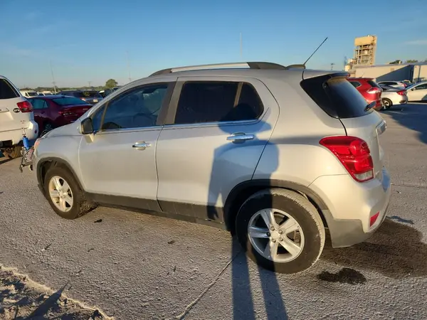 3GNCJLSB7JL233279 2018 CHEVROLET TRAX - Image 2
