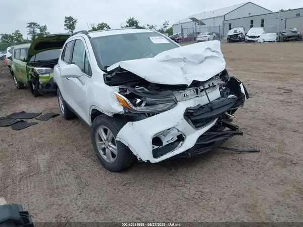 3GNCJLSB7JL240233 2018 CHEVROLET TRAX - Image 1