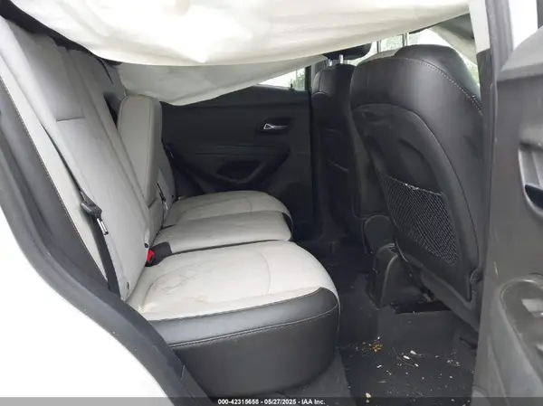 3GNCJLSB7JL240233 2018 CHEVROLET TRAX - Image 8