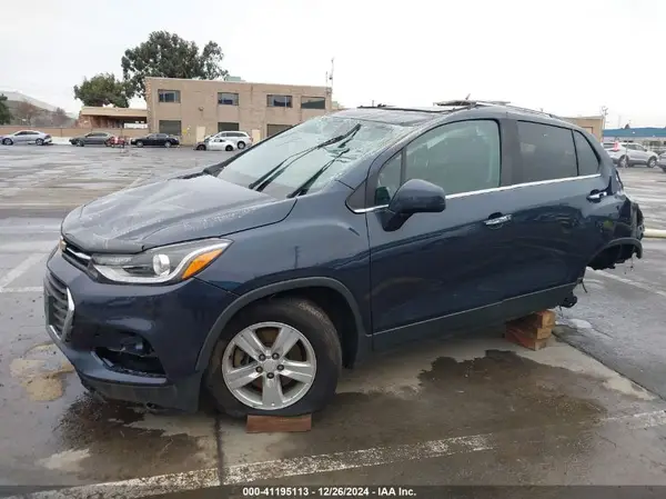 3GNCJLSB7JL240832 2018 CHEVROLET TRAX - Image 2