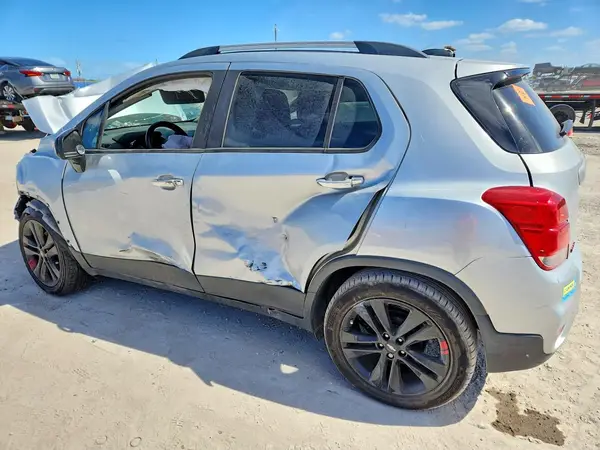 3GNCJLSB7JL256285 2018 CHEVROLET TRAX - Image 2