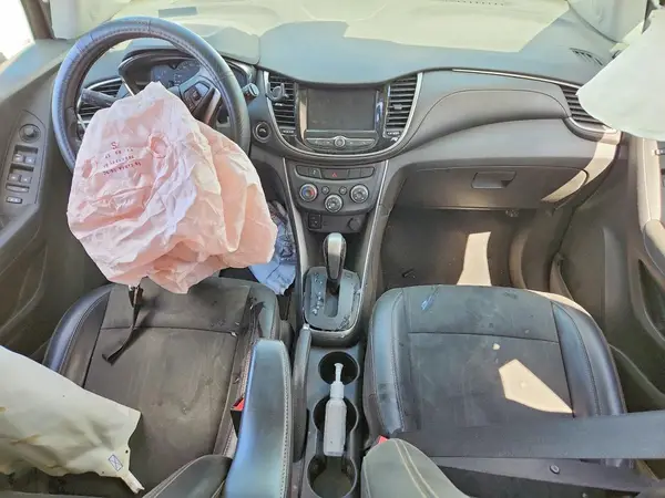 3GNCJLSB7JL256285 2018 CHEVROLET TRAX - Image 8