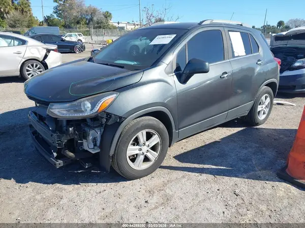 3GNCJLSB7JL260434 2018 CHEVROLET TRAX - Image 2